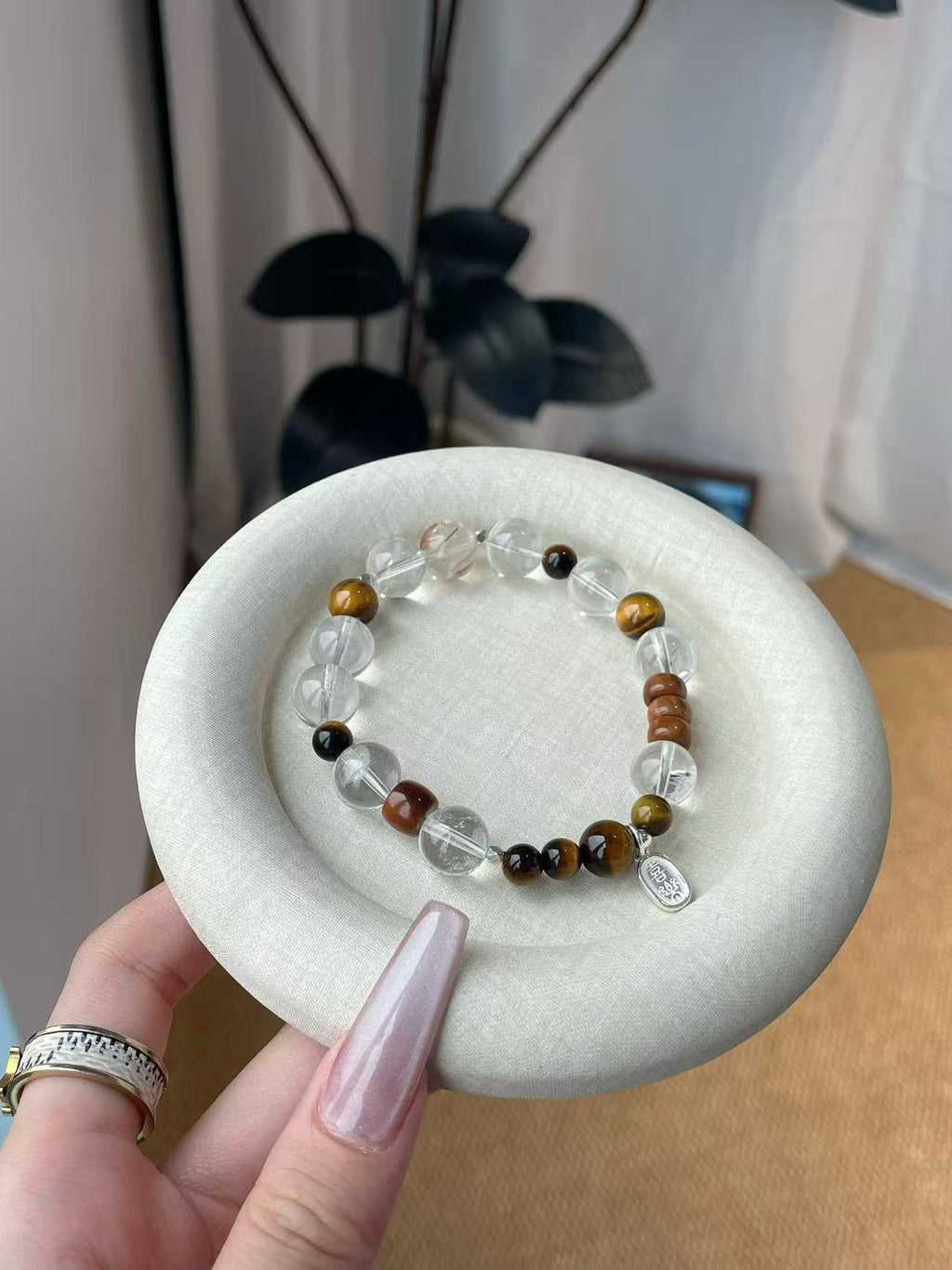 AAPLUS Crystals Energy Bracelet - Howlite, Clear Quartz, Tiger's Eye